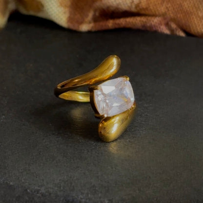 Solis Teardrop Statement Ring 18K on black backround